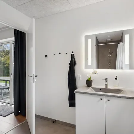 Gorgeous In With Kitchen Holiday home